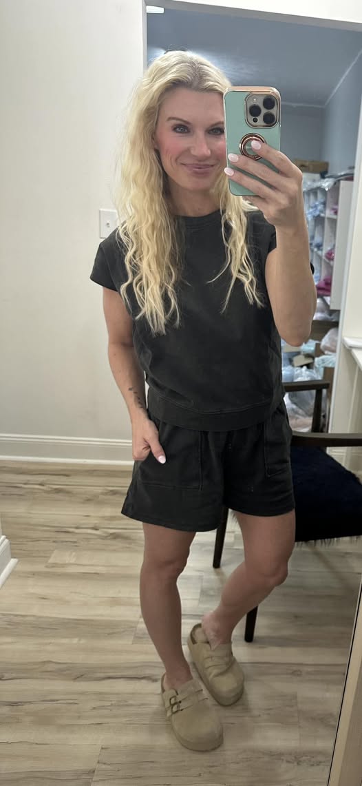 this cute black set!!! ❤️